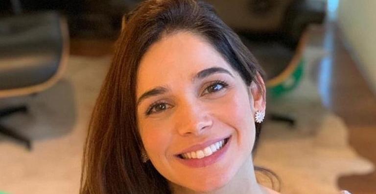 Sabrina Petraglia se declara ao relembrar fotos da filha: ”Pacotinho de amor”