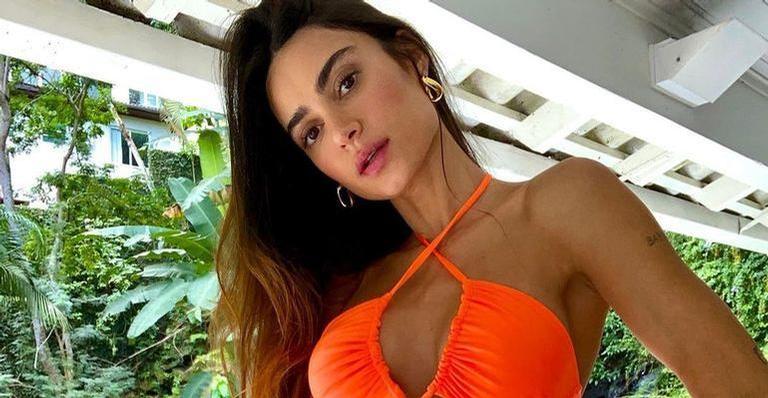Com novo visual, Thaila Ayala posta cliques fofos coladinha com cachorrinho: ”Loiros da família”