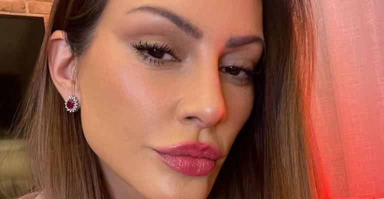 Poderosa, Cleo surge belíssima ao deixar aberto blazer grifado de quase R$14 mil: ”Maravilhosa”