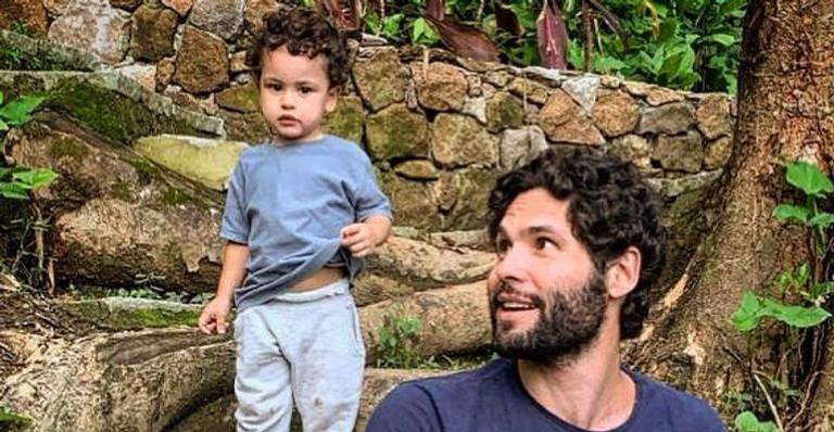 Dudu Azevedo encanta internautas ao dividir momento especial com o filho, Joaquim: ”Melhor amigo”