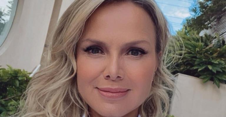 Eliana encanta ao apresentar nova integrante da família