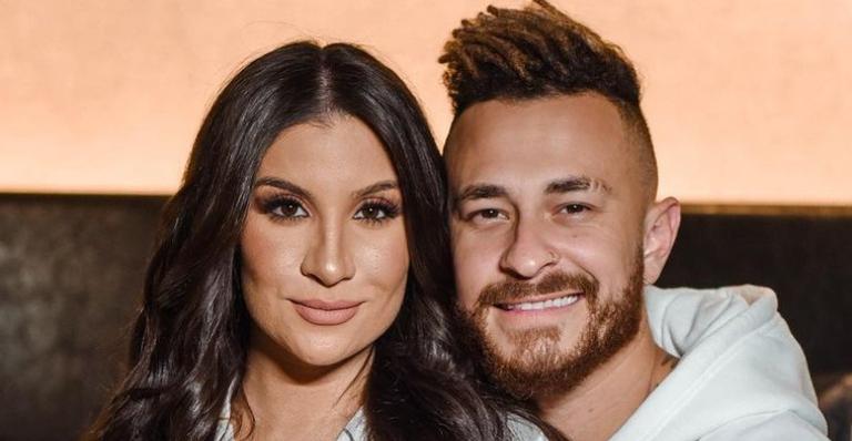 Grávida de 8 meses, Bianca Andrade surge com Fred em foto de ensaio: ”Os papais do Cris”