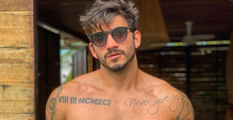 Guilherme Napolitano aproveita passeio de buggy em Arraial do Cabo: ”Paraíso”