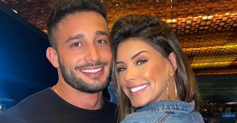 De biquíni, Ivy Moraes e namorado exibem corpos sarados em Jericoacoara: ”Que casal perfeito!”
