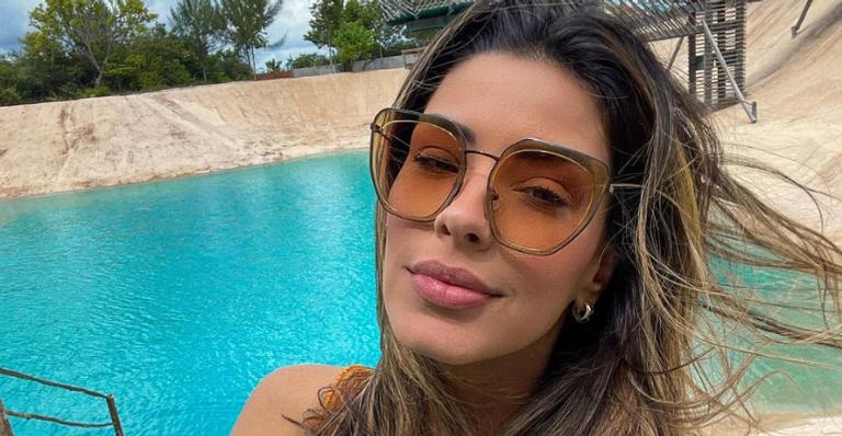Ivy Moraes esbanja beleza ao surgir usando maiô ousado: ”Muito gata!”