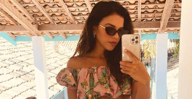 Mariana Rios arranca suspiros da web ao surgir de biquíni em meio a natureza: ”Belíssima!”