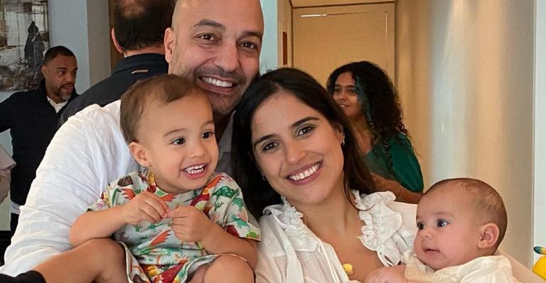 Camilla Camargo reúne parte da família no batizado da filha, Julia: ”Muito emocionante”