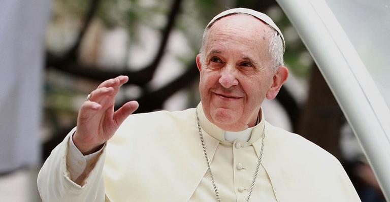Papa Francisco é internado para uma cirurgia, diz Vaticano