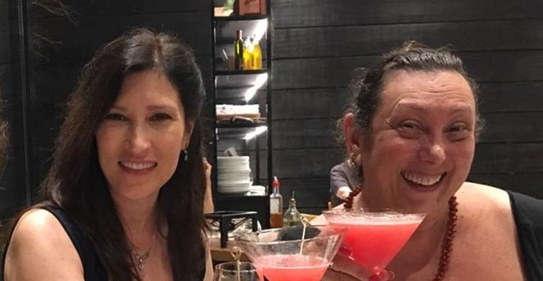 Beth Goulart celebra aniversário da irmã, Bárbara Bruno, e relembra luta contra Covid-19