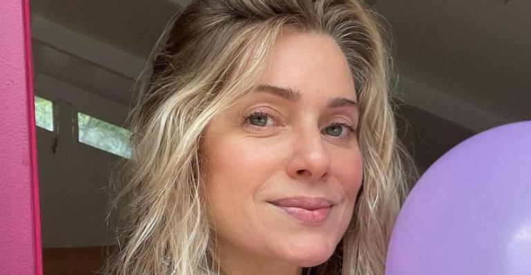 Letícia Spiller inicia a semana praticando yoga: ”Foco, perseverança e determinação!””