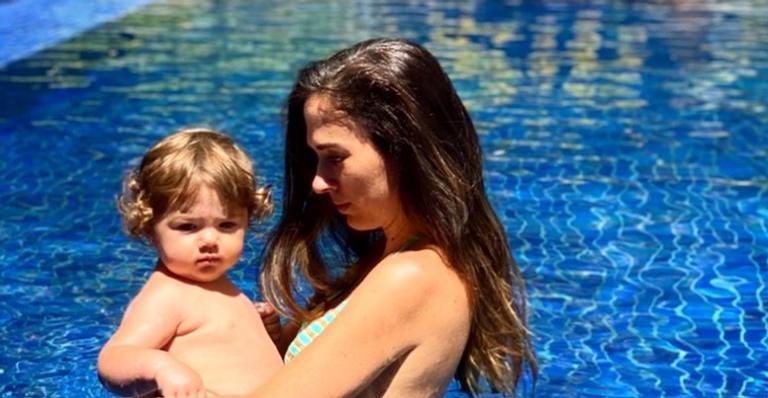 Tata Werneck publica momento fofo com a filha, Clara Maria: ”Quem cuida de mim”