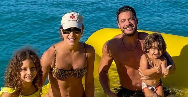 Wesley Safadão publica clique perfeito com a família em jatinho particular