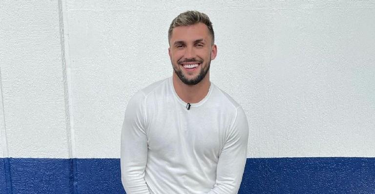 Arthur Picoli, do BBB20, publica foto ousada e deixa os seguidores babando