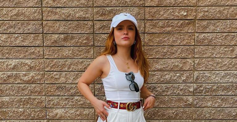 Larissa Manoela encanta ao curtir dia ao ar livre em Orlando