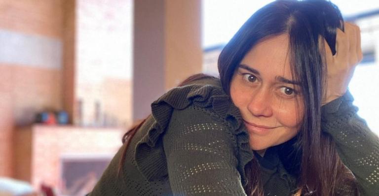 Alessandra Negrini motiva seguidores com novo clique: ”Próxima foto eu juro que vai ser treinando”