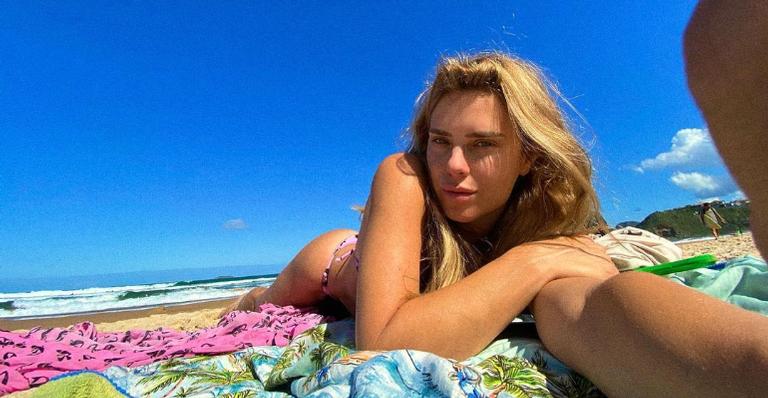 Carolina Dieckmann esbanja alto astral ao iniciar um novo dia: ”Acorda, menina”