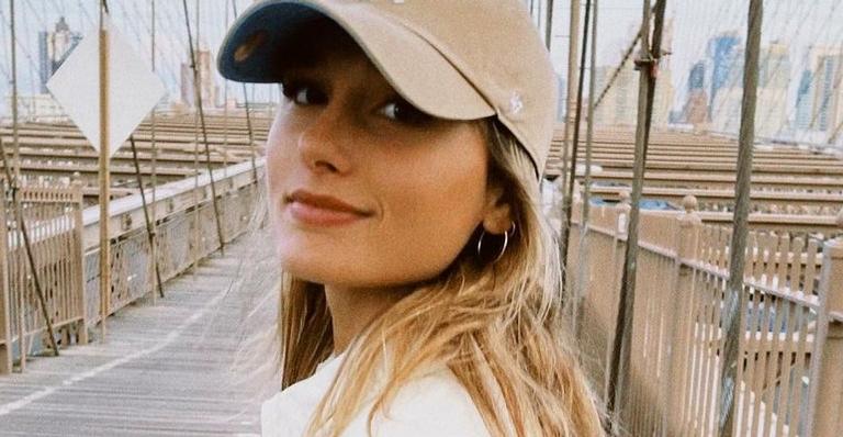 Em Nova York, filha de Xuxa, Sasha Meneghel aposta em look estiloso com acessórios grifados de mais de R$31 mil