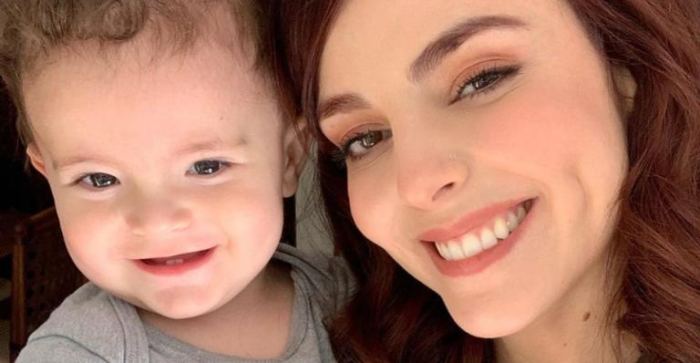 Titi Müller se diverte brincando com o filho, Benjamin: ”Recarregar as energias”