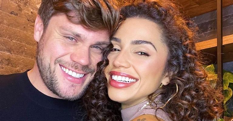 Paula Amorim se declara ao noivo, Breno, e agradece companheirismo: ”Te amo”