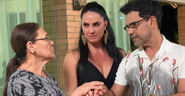 Em meio a polêmica com Zilu, Zezé Di Camargo posta foto com a mãe: ”Sabedoria e gestos de Deus!”