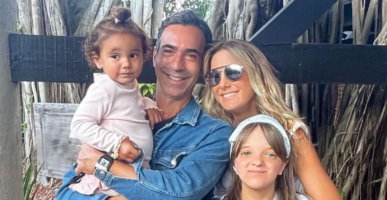 Ticiane Pinheiro e César Tralli comemoram 2 anos de Manuella com festinha em família