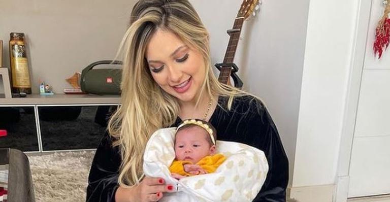Virginia Fonseca faz desabafo e rebate críticas sobre não ser uma boa mãe: ”Tenham mais empatia!”
