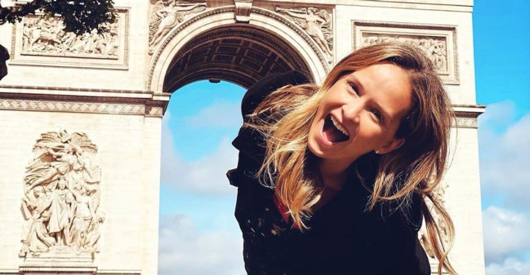 Fernanda Rodrigues publica lindos cliques ao visitar ponto turístico de Paris: ”Arc de Triomphe”