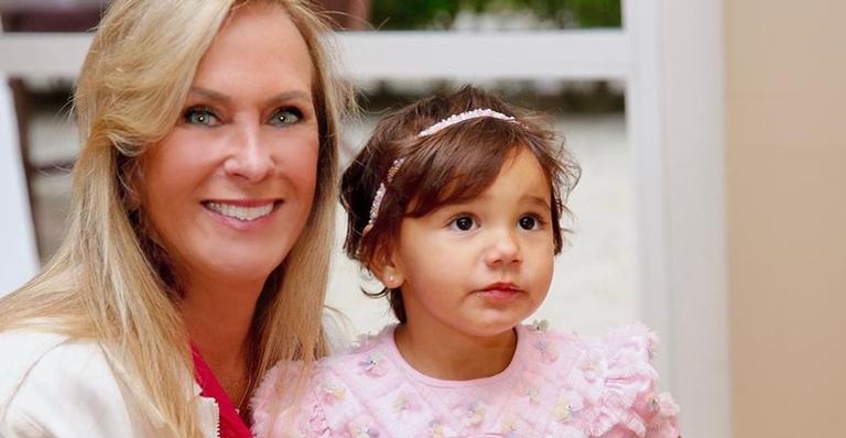 Helô Pinheiro celebra aniversário da neta, Manuella: ”Coisa mais linda de vovó”