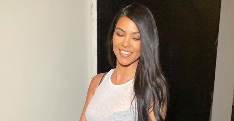 Em Las Vegas, Kourtney Kardashian divide sequência quente com o namorado, Travis Barker