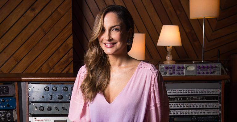 Mãe de três, Claudia Leitte investe no público infantil em novo projeto
