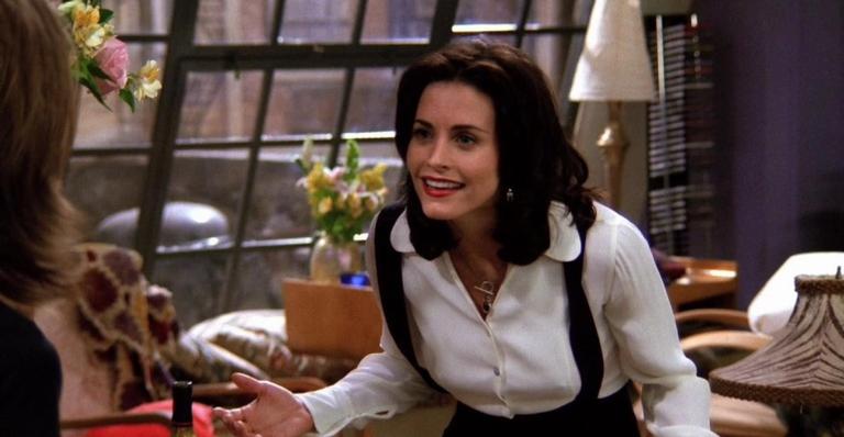 Courteney Cox é indicada ao Emmy 2021 por ‘Friends’ e celebra com clique especial dos bastidores
