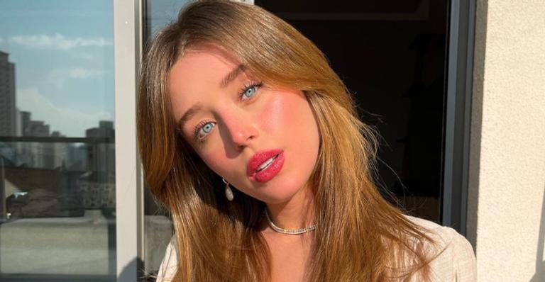 Nas Bahamas, Duda Reis exibe clique paradisíaco ao curtir manhã ensolarada: ”Azul”
