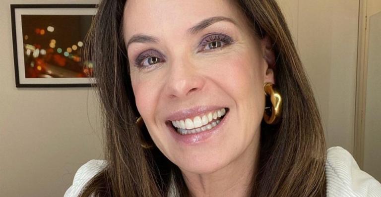 Carolina Ferraz celebra 1 ano na equipe do Domingo Espetacular: ”Feliz com minha nova casa”