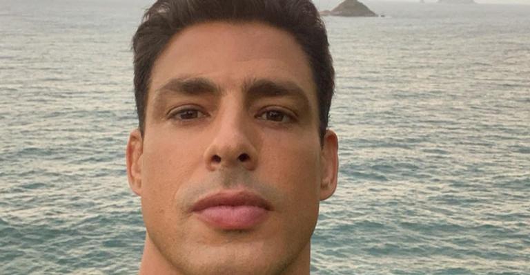 Cauã Reymond posta registro nos bastidores da novela ‘Um Lugar ao Sol’: ”A todo vapor pra vocês”