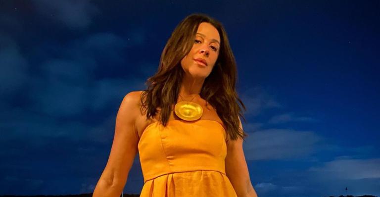 Claudia Raia expressa seu amor pela dança durante aula de ballet: “Artista mais linda e talentosa!”