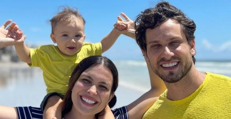 Elieser Ambrósio curte lindo pôr do sol ao lado do filho e da esposa: ”Gratidão”