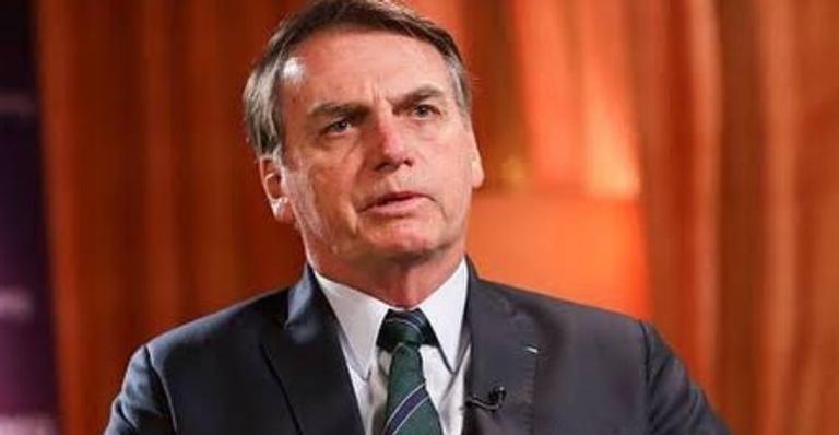 Jair Bolsonaro tem obstrução intestinal e será transferido para hospital de São Paulo