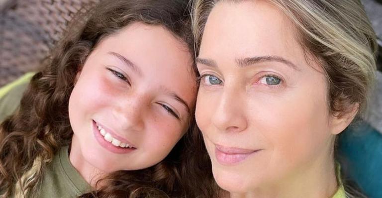 Letícia Spiller exibe talento da filha nos desenhos: ”Arte da minha amorinha”