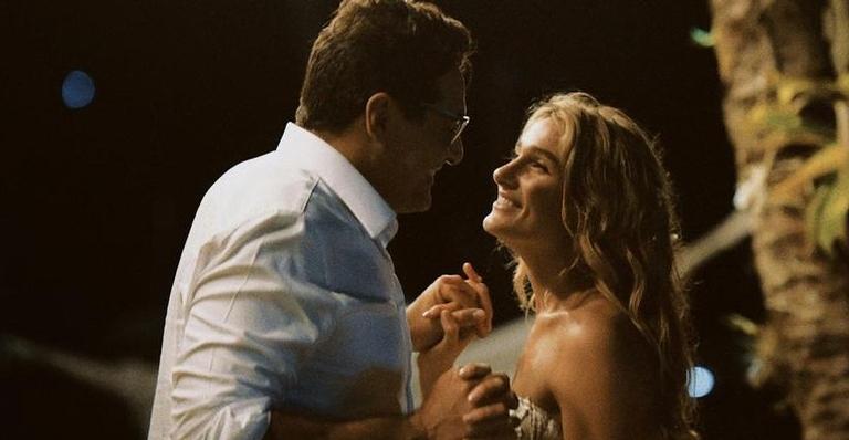 Sasha Meneghel posta fotos com Luciano Szafir e faz declaração: ”Te amo”