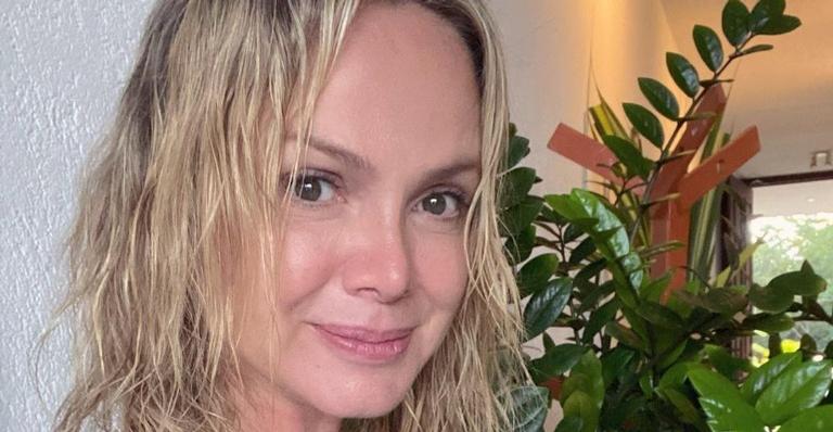 De biquíni, Eliana é clicada pelo marido em praia durante férias: ”Pensa numa pessoa feliz”