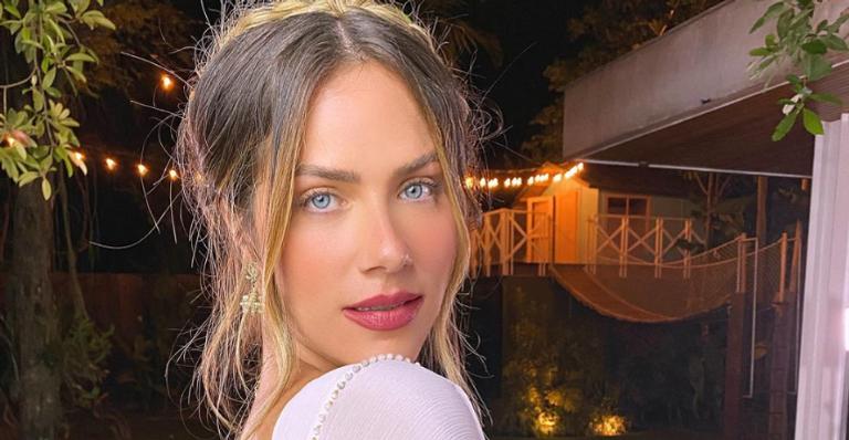 Morando em Portugal, Giovanna Ewbank toma vacina contra a Covid-19: ”Vacina boa é vacina no braço”