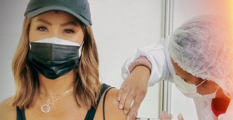 Sabrina Sato toma primeira dose da vacina contra Covid-19: ”Porque acredito e valorizo a ciência”