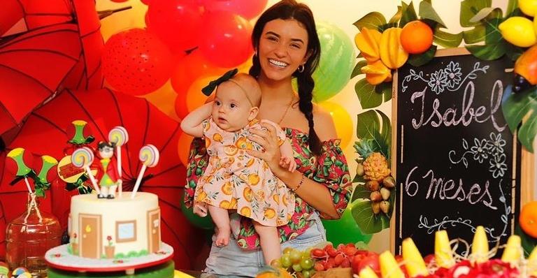 Talita Younan comemora o sexto mês da filha, Isabel: ”Melhor presente”