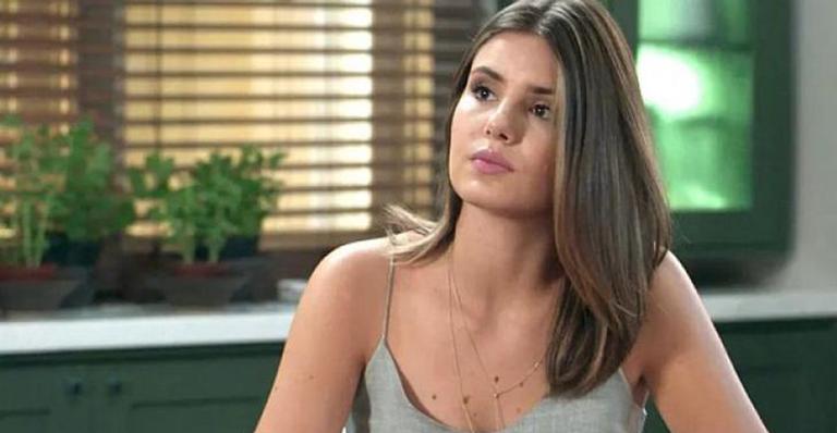 Camila Queiroz fala do sucesso dos vilões na novela ‘Pega Pega’