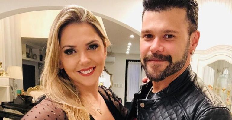 Sertanejo Marcos e Lu Marchioto trocam declarações ao celebrar 15 anos de casados: ”Te amo”