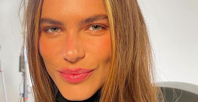 Mariana Goldfar aposta em look excêntrico e chama atenção da web: ”Você é maravilhosa!”