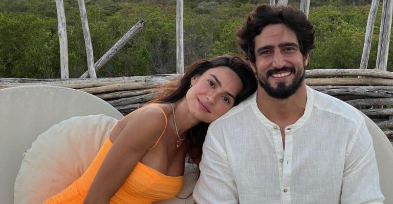 Thaila Ayala compartilha clique romântico com o marido, Renato Goés , e encanta web: ”Que casal!”