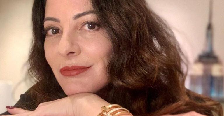 Ana Paula Padrão aparece de vestido longo em Ilhabela para gravações especiais do Master Chef