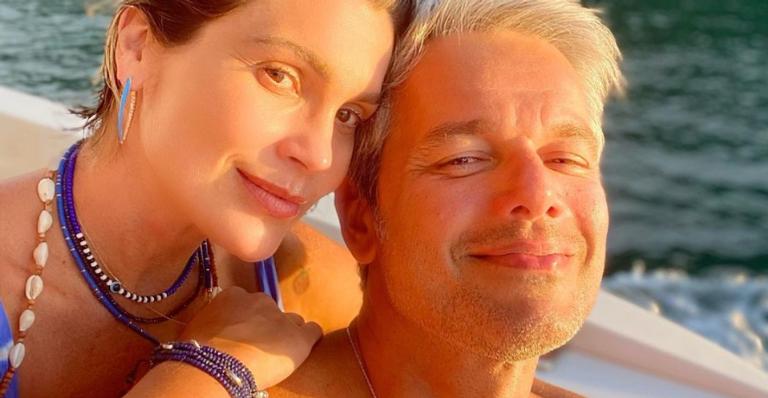 Em resort, Flávia Alessandra aproveita dia livre na piscina com Otaviano Costa: ”Mini férias”