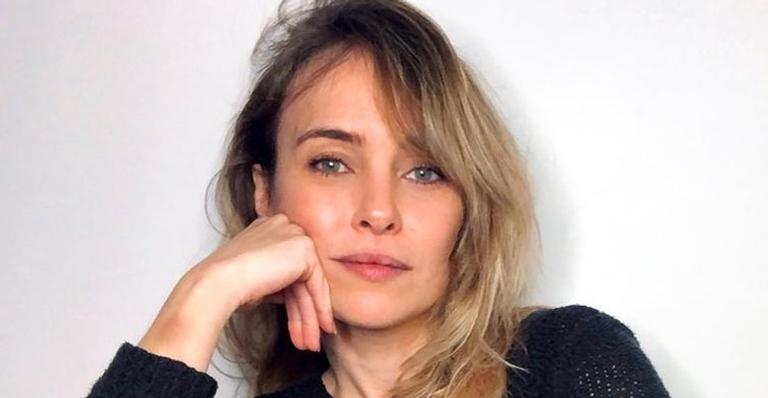 Aos 37 anos, Fernanda Nobre é vacinada contra Covid-19: ”Viva a vida!”